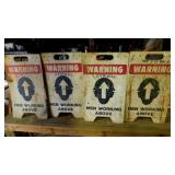 4 plastic WARNNG signs w/ directional arrows, 12"