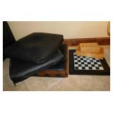 2 vintage chess game sets - Pair of Asian floor