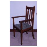 Oak dining chair w/ arms & upholstered seat