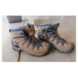 Pair of Keen Dri-Lex leather boots, size 9.5