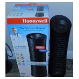 Honeywell medium large room air purifier in box