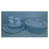 Floral china dinnerware: 10 dinner plates -