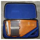 Oscar Schmidt autoharp in case