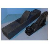 2 antique wood planes