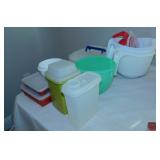 Vintage Tupperware - Baked goods carrier -