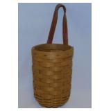 2004 Longaberger Small Gatehouse basket
