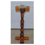 Mission style cedar smoking stand w/ glass