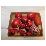 Christmas tree ornaments & dï¿½cor