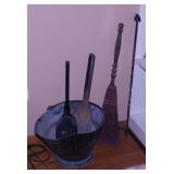 Coal scuttle - Ash scoops - Primitive whisk broom