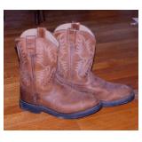 Nice pair men's Ariat leather ATS equipped boots,