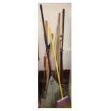 Long handled tools: Crowbars - Rakes - Shovels