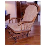 Robinson Furniture oak platform glider, 18' wide