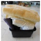 Homz storage tote w/ lid - Sewing fabric