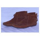 Minnetonka ladies leather moccasin boots w/