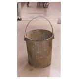 Galvanized trash can, 16.5" tall