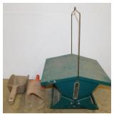 Metal squirrel proof bird feeder - 2 feed scoops