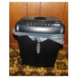 Pen + Gear paper shredder w/ jam remover