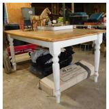 Farmhouse dining table, 59' x 36' x 30'