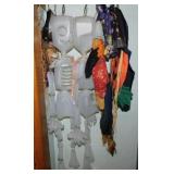 Halloween decor: 2 milk jug skeletons - Scarecrow