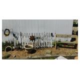 Primitive wooden picket fence - Wooden bench - 2
