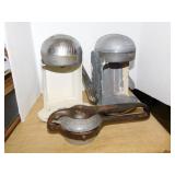 3 vintage juicers