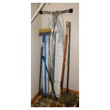 Vintage metal ironing board - Dust mop - Sponge