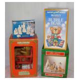 3 animated musical Christmas dï¿½cor in boxes -