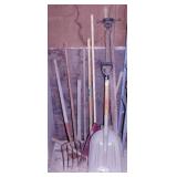 Long handled tools: pitch fork - Pick - Axe -