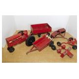 Ertl International Farmall toy tractor, 5' long -