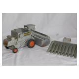 Allis-Chalmers Gleaner toy combine, 8.5' long