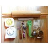 Pampered Chef measuring spoon & pan scrapers -