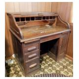 Antique roll top desk, bring help to remove