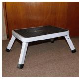 Folding metal step stool