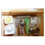 Pampered Chef measuring spoon & pan scrapers -