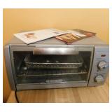 Black & Decker air fryer toaster oven w/ manual