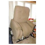 Upholstered lift chair recliner w/ USB