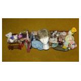 Decorative items: Boyds Bears figurines, mirror,