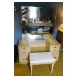 Mid Century blonde 4 drawer vanity dresser with