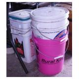 Plastic 5 gallon buckets