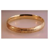 14K yellow gold bangle bracelet w/ slide guard,