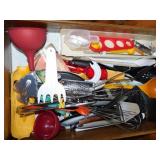 Kitchen utensils: Whisks, tongs, spatulas & more