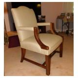 Nice La-Z-Boy arm chair, 19' wide seat