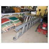 Aluminum extension ladder