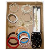 Costume jewelry: Bangle bracelets - Faceted glass