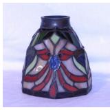 Tiffany style stained glass lamp shade, 6" tall