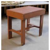 Primitive painted wood bench, 18" x 12.5" x 18"