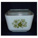 1972 Pyrex Spring Blossom Crazy Daisy 1.5 cup