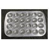 Kitchen: Doughmakers mini muffin pan -