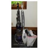 Dyson Animal DC25 upright ball vacuum w/ on board