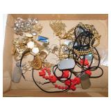 Ladies jewelry: Necklaces - Chains & more